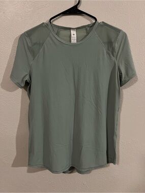 EUC lululemon Sculpt Sage Short Sleeve Women's Tee size 6